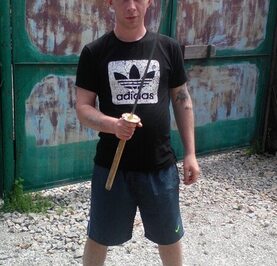 Артём